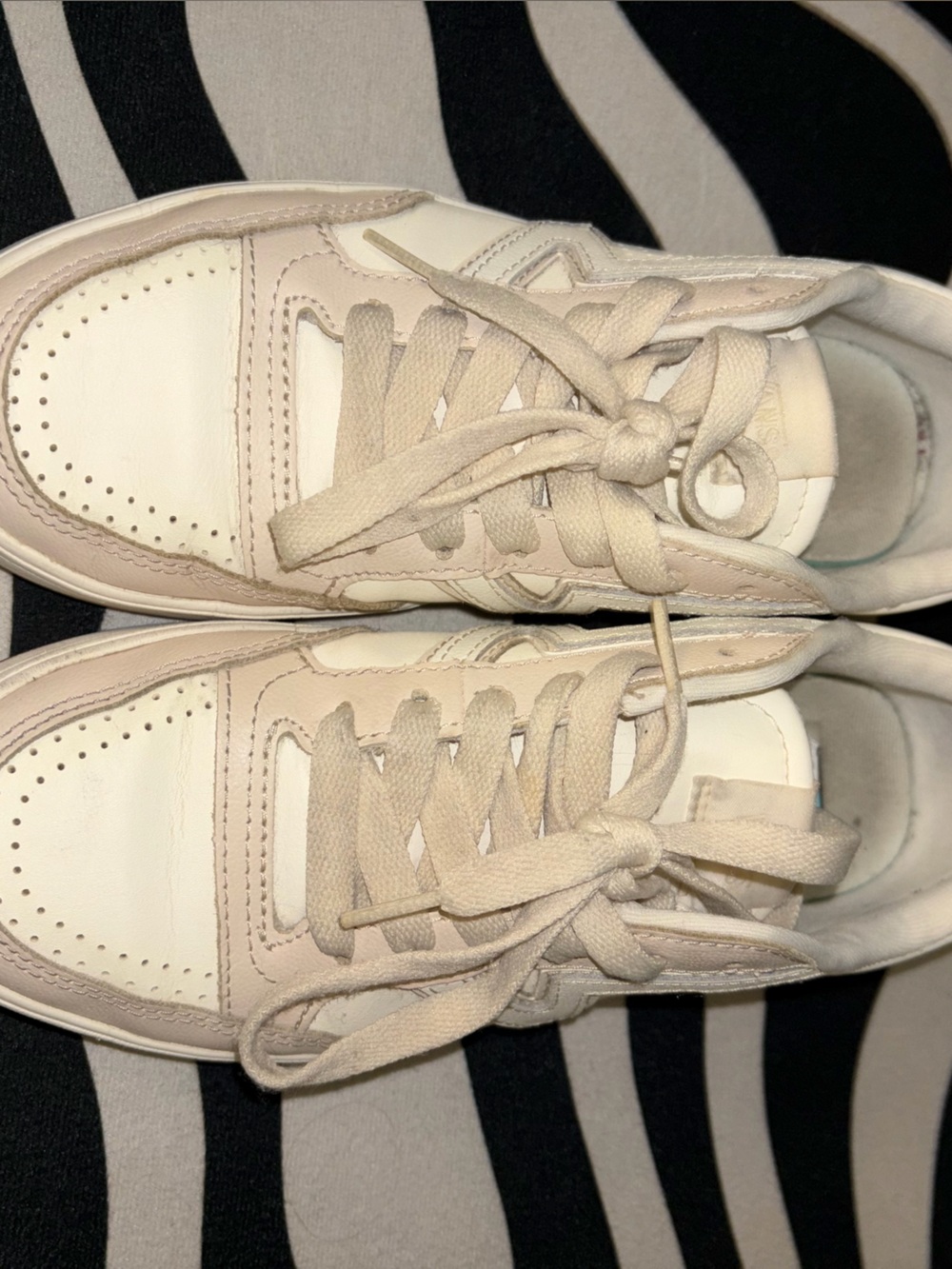 Vans Women’s Low-Top Cream and White Lace-Up Sneakers - Picture 4 of 8